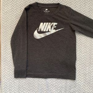 Boys Nike logo long sleeve size 7